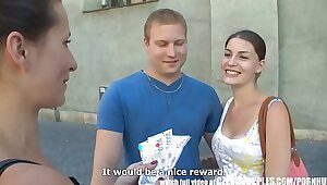 Влюблённые чешские свингеры потрахалась на улице за деньги со случайной парой