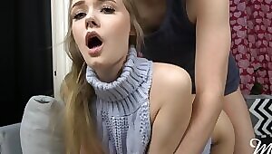 Тёлочка приятно стонет, получая порцию спермы во влагалище