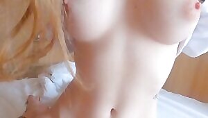 Милая 18 летняя русская тёлочка ластиться мордашкой о член бойфренда